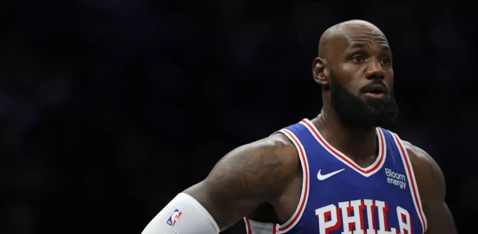 LeBron James advierte sobre los retos de integrar un nuevo Big 3 en Filadelfia