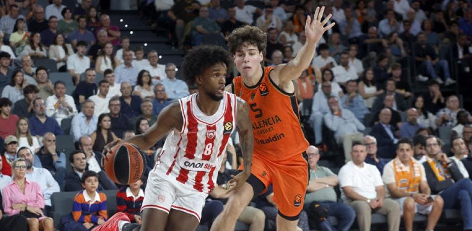 Jean Montero lidera remontada del Olympiacos ante Valencia Basket en la Euroliga