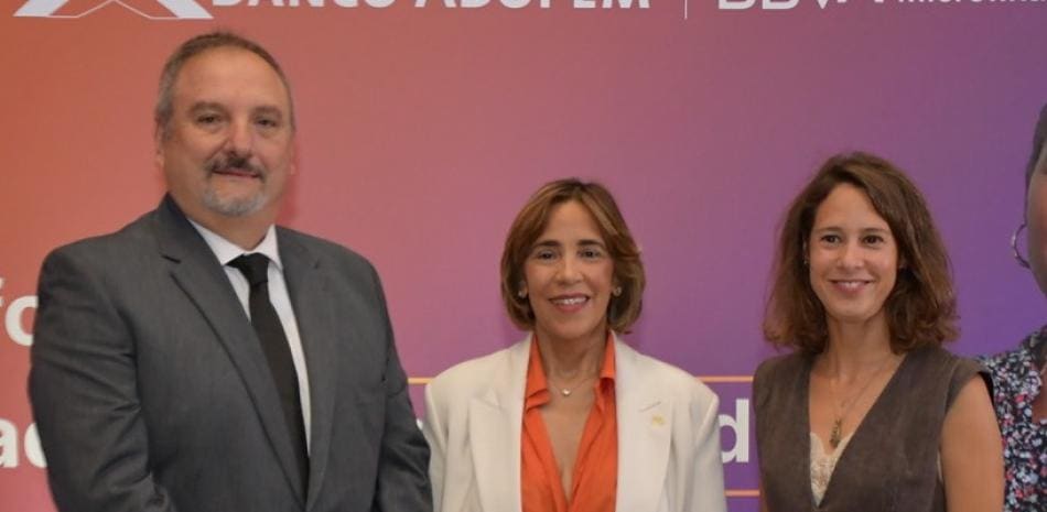 Expertos analizan los retos y avances de los emprendedores dominicanos en reciente evento institucional