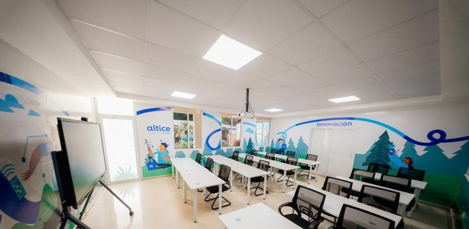 Nueva sala tecnológica impulsa la educación y vigilancia ambiental en el país