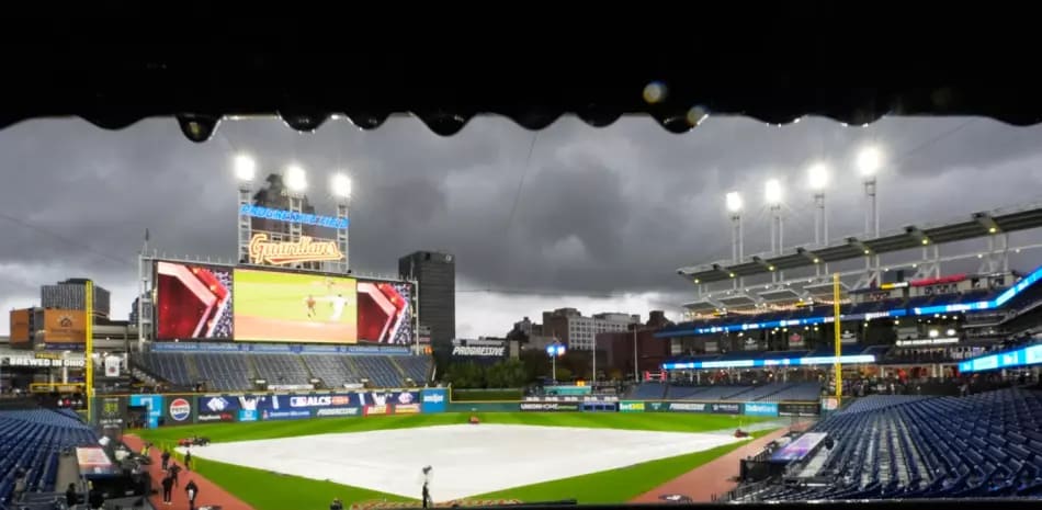 Lluvia obliga a reprogramar el cuarto duelo de la Serie de Campeonato de la Liga Americana