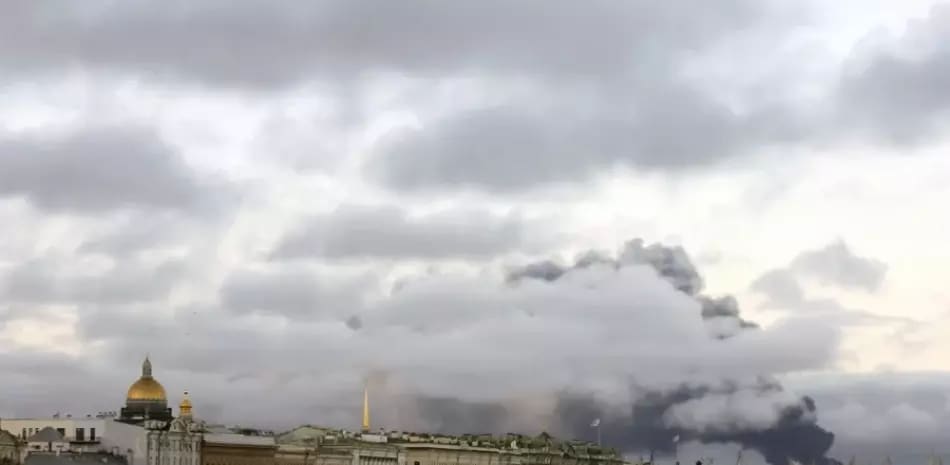 Ucrania lanza masiva ofensiva con drones contra San Petersburgo en respuesta a decisiones de Washington