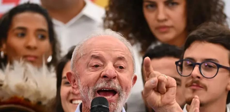 Lula recorta distancia frente a Bolsonaro a pocos días de la segunda vuelta en Brasil