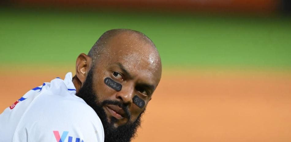 Emilio Bonifacio hace historia al convertirse en el máximo anotador de los Tigres del Licey