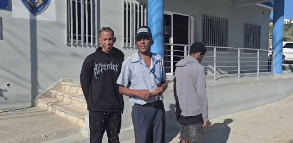 Policía de Los Frailes rechaza detener a dos jóvenes acusados de asaltos con machete