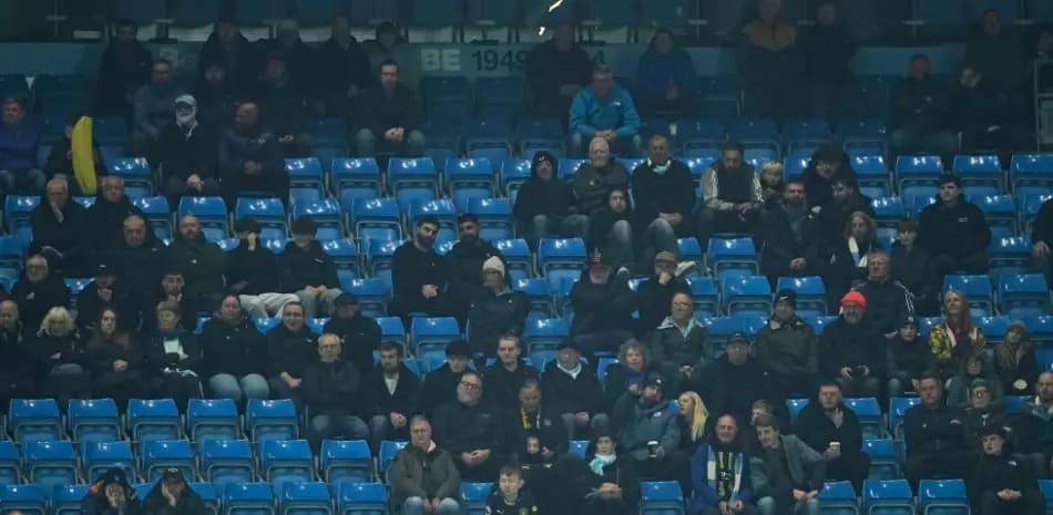 Baja asistencia marca la goleada del Manchester City ante el AEK Atenas