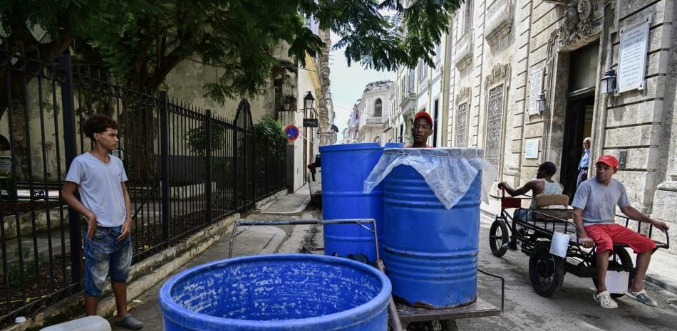 Cubanos recurren a pozos artesanales ante la crisis de suministro de agua