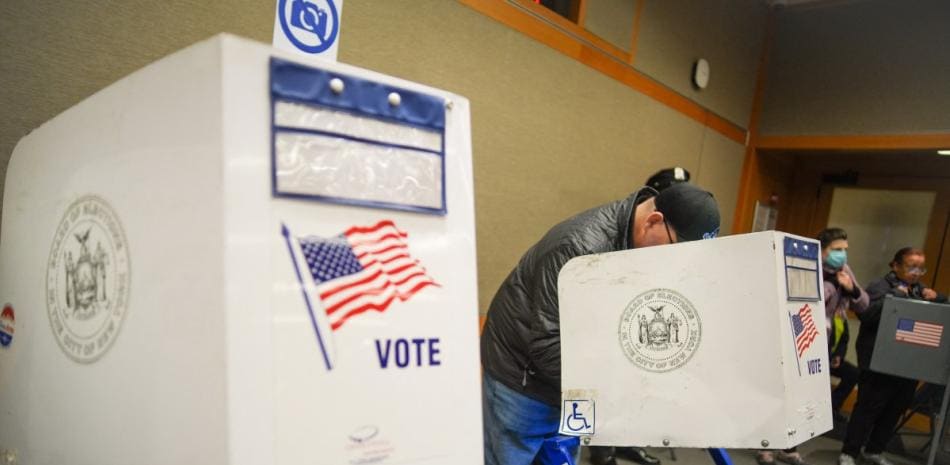 Trump insta al voto anticipado en Florida y Michigan ante los comicios de medio mandato