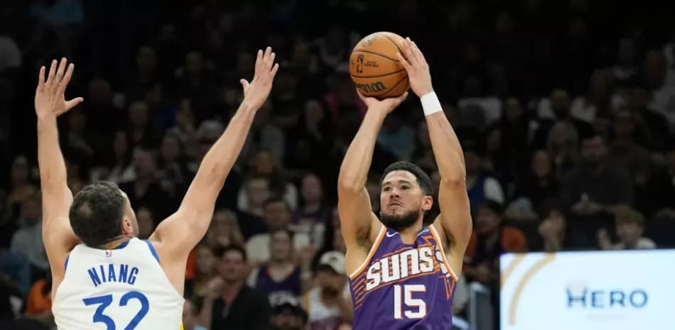 Devin Booker anota 43 puntos y los Suns vencen a unos Warriors disminuidos