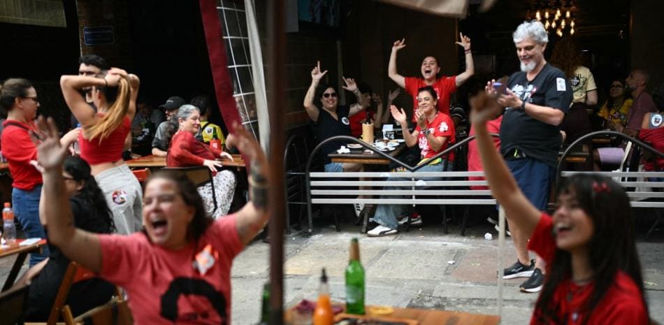 Expectativa en Río de Janeiro ante el balotaje entre el lulismo y el bolsonarismo