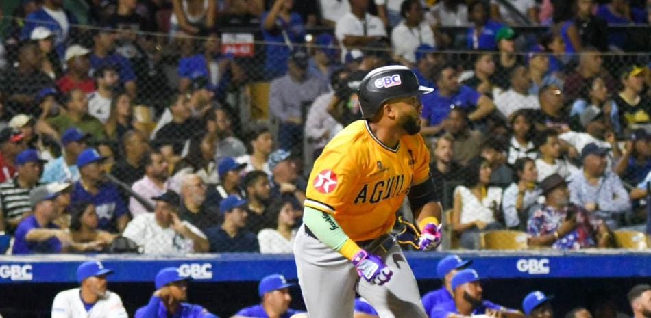 Las Águilas Cibaeñas remontan ante los Tigres del Licey en el Estadio Quisqueya