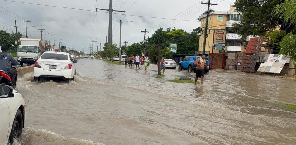 Indomet pronostica que las fuertes lluvias continuarán durante la noche y madrugada