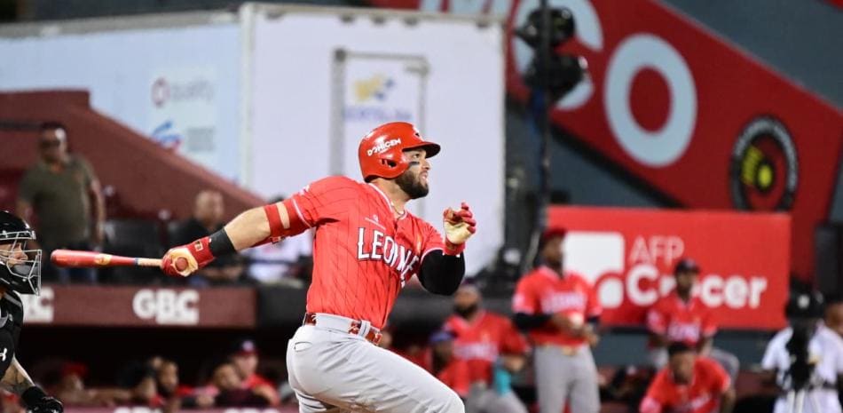 Leones del Escogido extienden racha ganadora tras vencer a los Gigantes