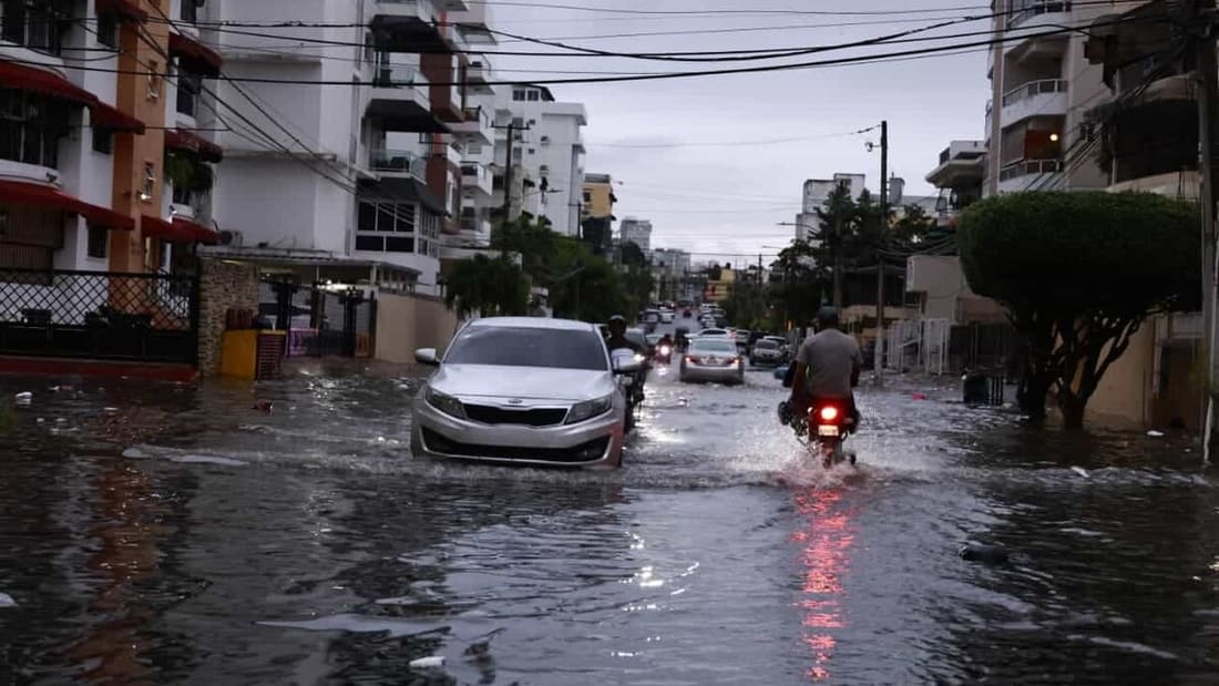 COE emite alerta verde en ocho demarcaciones ante incidencia de onda tropical