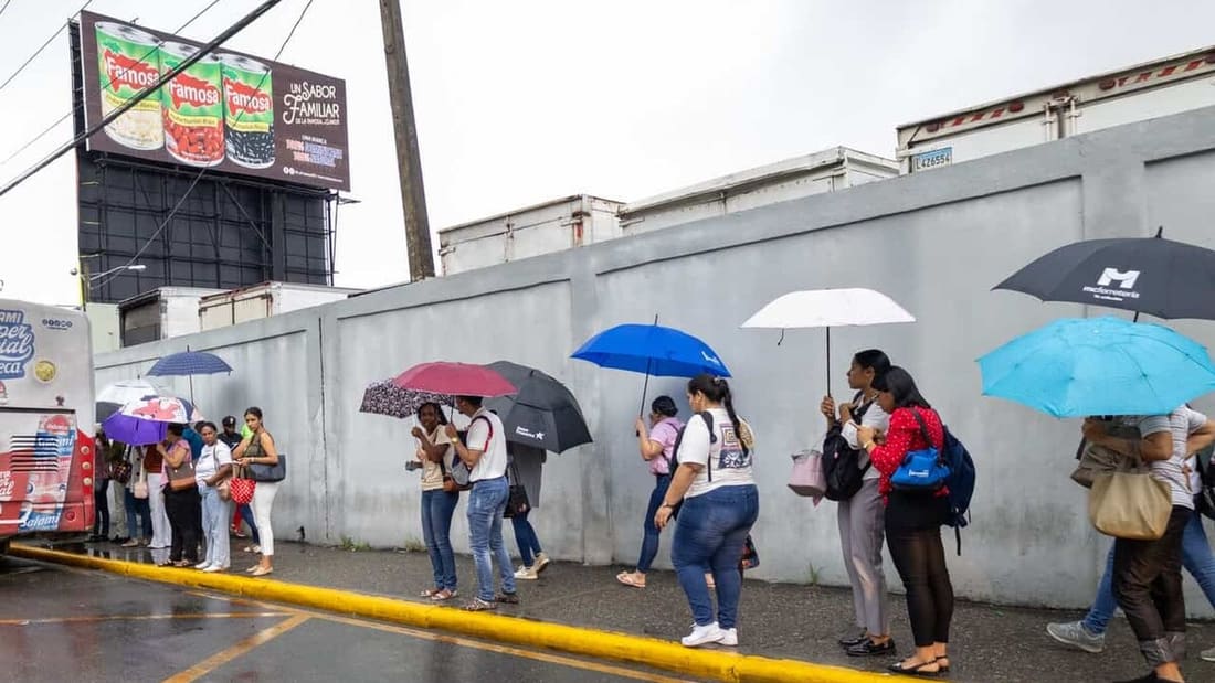 Siete provincias y el Distrito Nacional pasan a alerta verde por la llegada de una vaguada