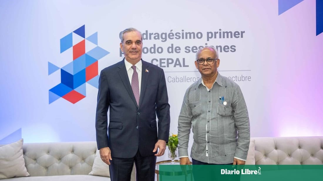 Abinader discute crisis haitiana y democracia regional con secretario de la OEA en Chile