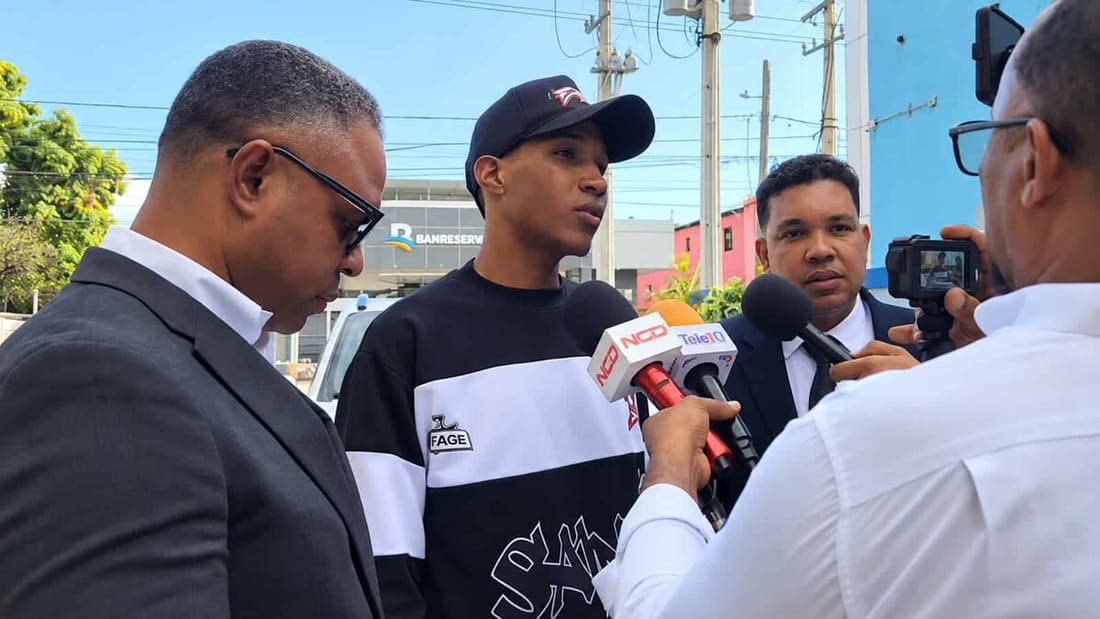 Se entrega joven vinculado a transacción bancaria por caso de homicidio en Los Praditos