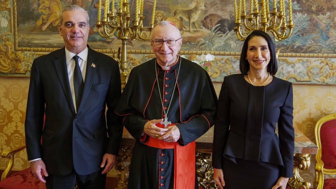 Presidente Abinader dialoga en el Vaticano con el cardenal Pietro Parolin sobre asuntos regionales