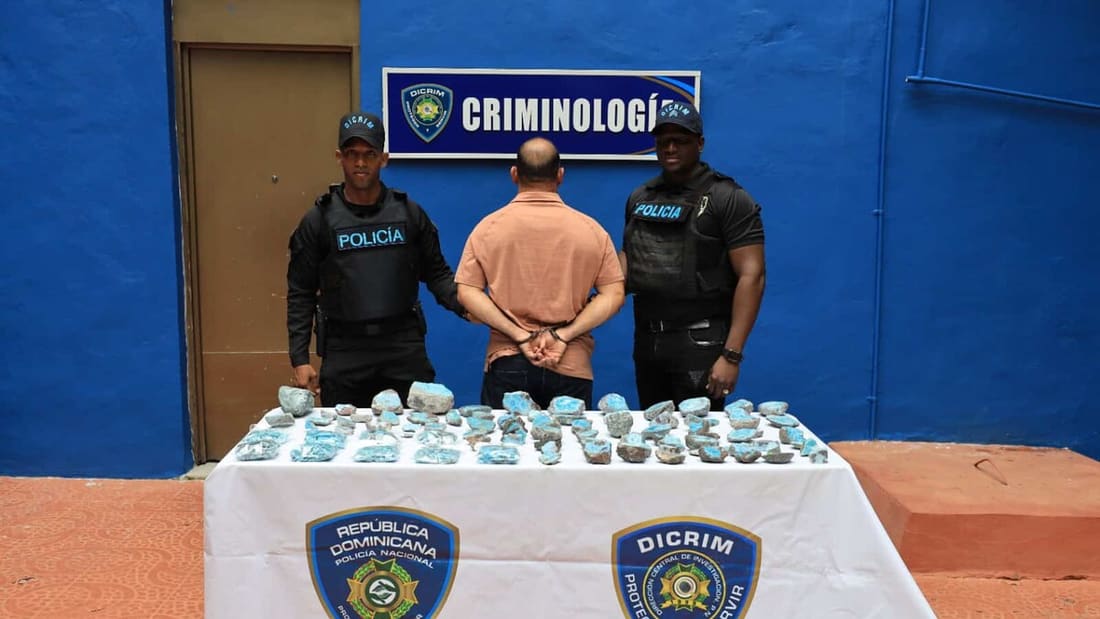 Policia recupera cargamento de larimar tasado en millones tras operativo en la Zona Colonial