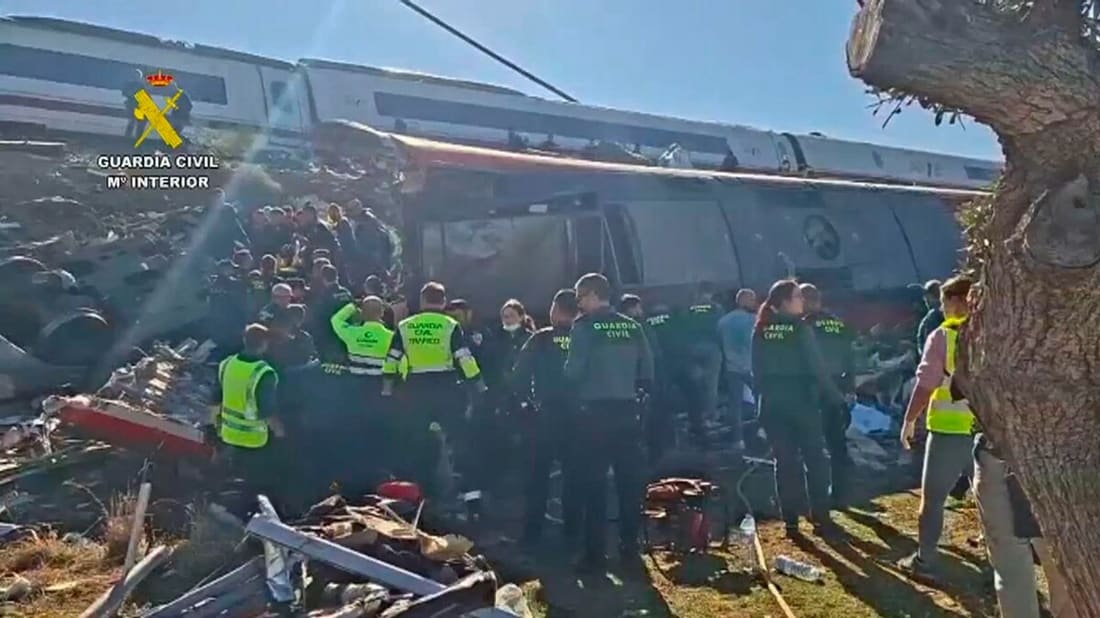 Colisión de trenes de alta velocidad en Toledo deja al menos 50 muertos y más de 179 heridos