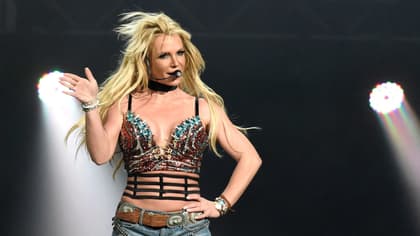Britney Spears conmemora el 25 aniversario de su álbum Britney con material inédito