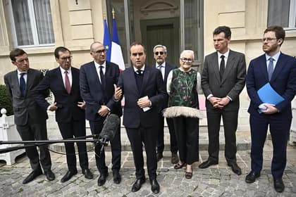 Francia recupera la calma tras la aplicación de toques de queda selectivos