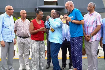 Abadina rinde homenaje a figuras históricas del baloncesto en su cincuenta aniversario