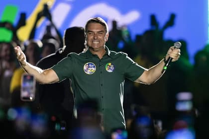 Flávio Bolsonaro disputa la segunda vuelta presidencial en Brasil con una agenda conservadora y liberal