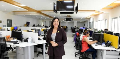 Experta en derecho migratorio ofrece orientación sobre procesos consulares y de residencia