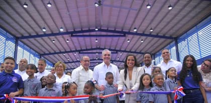 Pedro Martínez inaugura moderno complejo educativo y deportivo en Manoguayabo