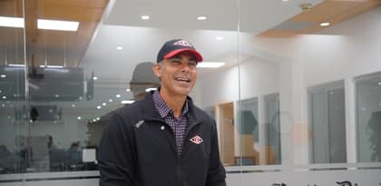 Carlos Peña mantiene su vínculo con el béisbol entre la televisión, la historia y los cambios en las Grandes Ligas