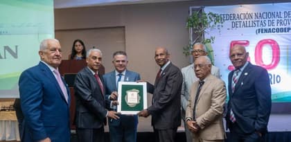 Federación de Comerciantes Detallistas conmemora medio siglo de historia y galardona a sus líderes