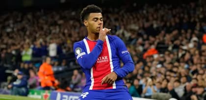 El PSG impone su jerarquía ante un Manchester City en crisis