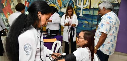 UASD impulsa jornada de salud preventiva y concienciación sobre el cáncer de mama en su campus