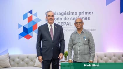 Abinader discute crisis haitiana y democracia regional con secretario de la OEA en Chile