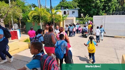 Pánico en escuela de Barahona tras irrupción de hombre armado