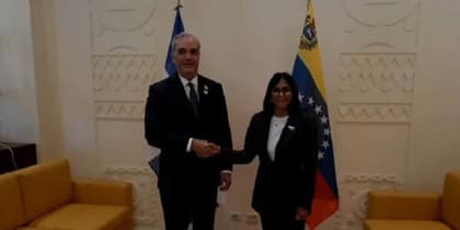 Presidente dominicano y alta funcionaria venezolana dialogan en Roma durante cumbre de la FAO