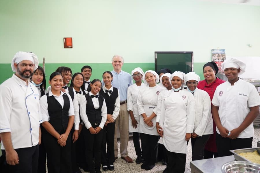 Ministerio de Educación busca alinear formación técnica con el auge del sector turístico