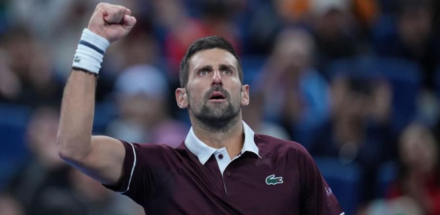 Novak Djokovic alcanza su victoria 32 en Pekín y establece un nuevo récord histórico